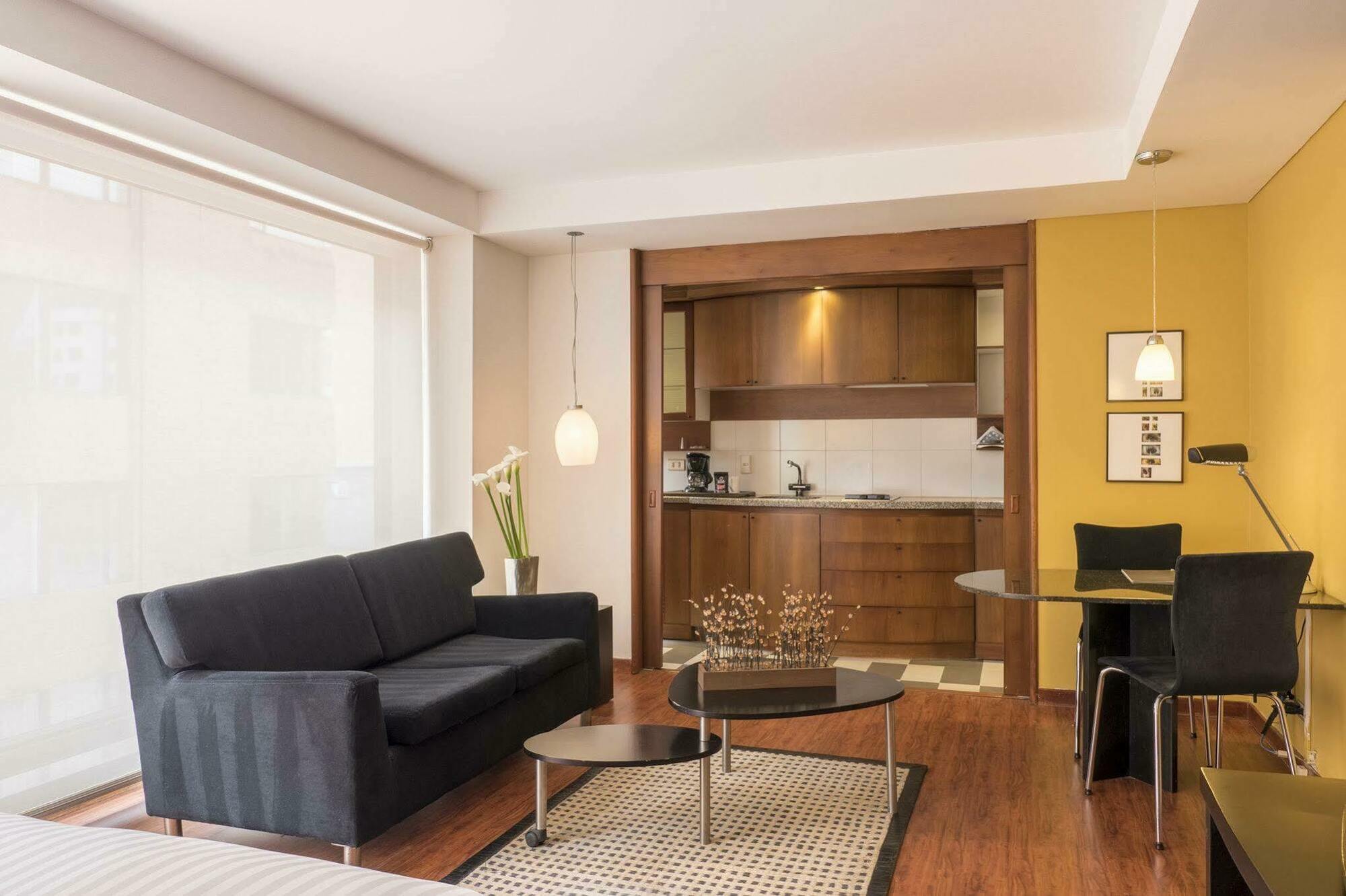 Hotel Lugano Suites Богота Екстериор снимка